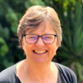 Photo of Dr Claire Saunders